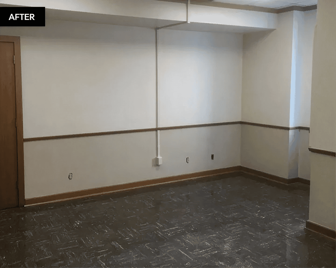 Empty room with clean walls and floor.